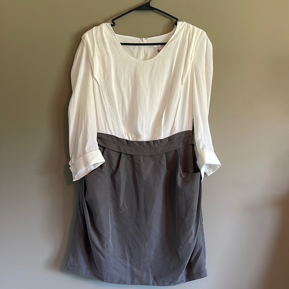 Eryn Brinié | 3/4 Sleeve Dress with Pockets | White & Dark Khaki | size L